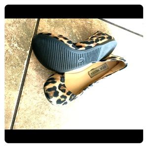 steve madden leopard flat shoes Size 6 NEW